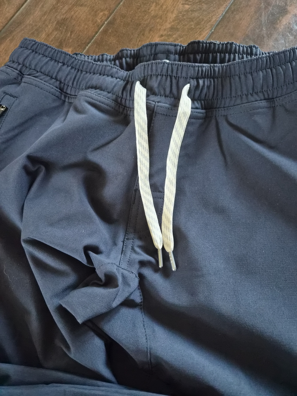 New Vuori Transit Joggers In Navy - Picture 2 of 6